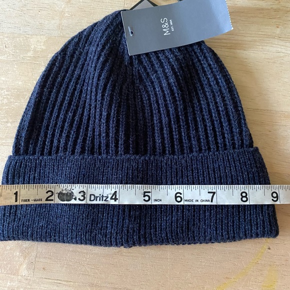 Marks & Spencer acrylic navy blue hat. One size. NWT. - Picture 5 of 7